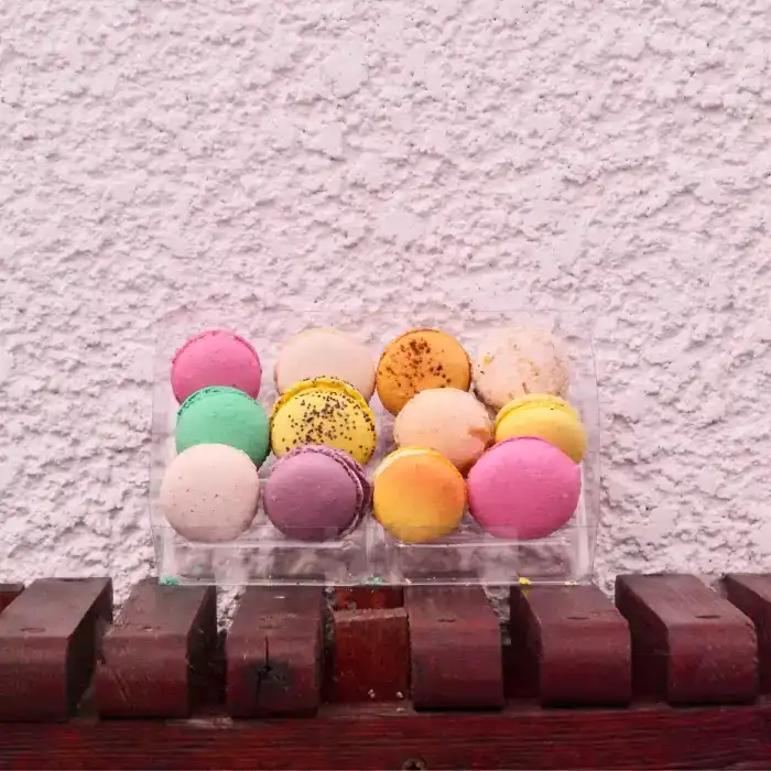 Macarons en assortiment - boite de 12