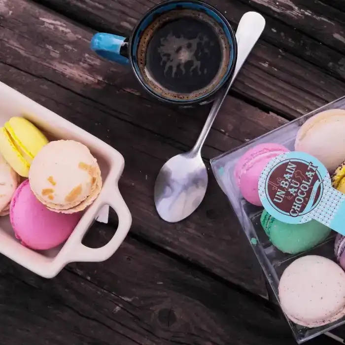 Macarons en assortiment - boite de 12